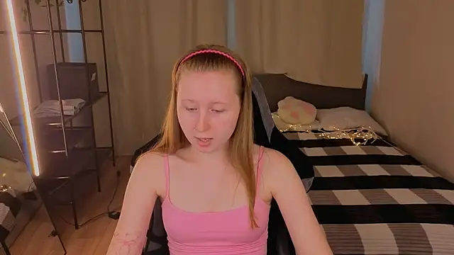 LiliTiny online show from July 31, 2026, 8:03 am