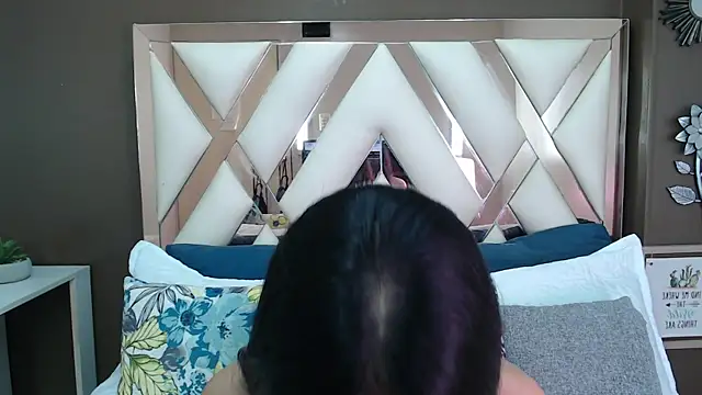 Snapshot of Amara_Connors chatting on July 22, 2026, 1:35 pm Amara Connors online show from July 22, 2026, 1:35 pm