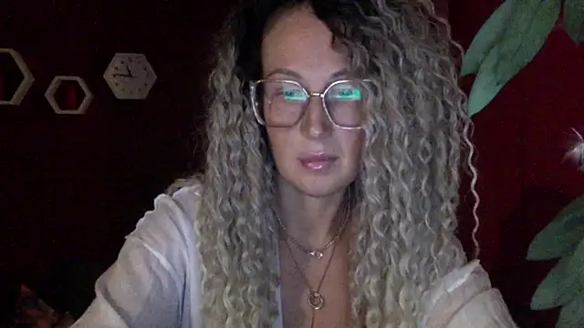 Snapshot of Solenyavo chatting on June 23, 2026, 7:56 pm Solenyavo online show from June 23, 2026, 7:56 pm