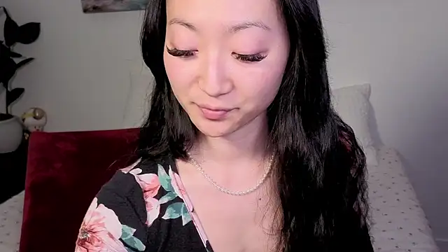 Snapshot of MySweetSofie chatting on October 8, 2025, 9:48 pm MySweetSofie online show from October 8, 2025, 9:48 pm