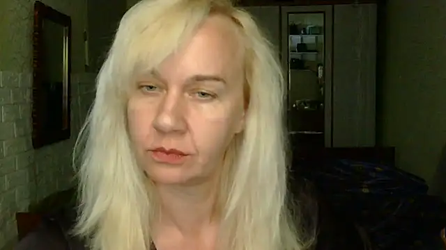 Snapshot of Ravelynni chatting on July 12, 2026, 1:56 pm Ravelynni online show from July 12, 2026, 1:56 pm