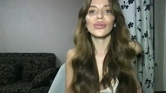 Solenne online show from July 13, 2026, 10:53 pm