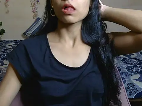Snapshot of Yours-Zoya chatting on July 12, 2026, 4:24 am Yours-Zoya online show from July 12, 2026, 4:24 am
