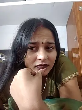 Snapshot of Mummy_jii1 chatting on July 29, 2026, 9:03 pm Mummy jii1 online show from July 29, 2026, 9:03 pm