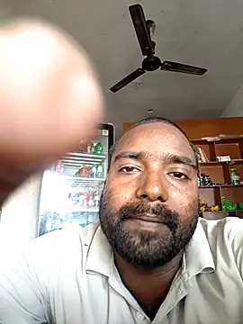 Snapshot of TinyBoy27 chatting on June 21, 2026, 8:31 am TinyBoy27 online show from June 21, 2026, 8:31 am