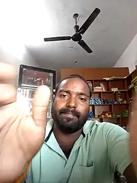 Snapshot of TinyBoy27 chatting on July 7, 2026, 11:25 am TinyBoy27 online show from July 7, 2026, 11:25 am