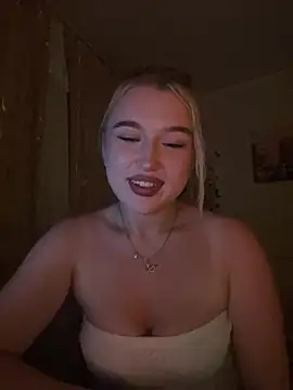 lyalyalii online show from July 9, 2026, 7:24 pm