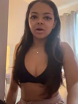 Snapshot of CindyBabes chatting on July 4, 2026, 7:29 pm CindyBabes online show from July 4, 2026, 7:29 pm
