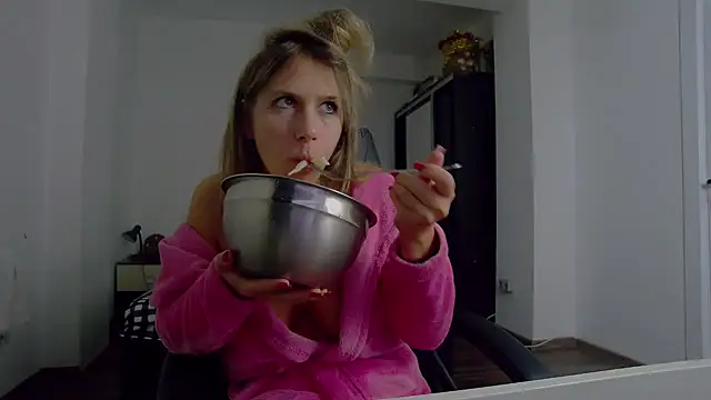 DedeSibel online show from December 21, 2025, 1:35 pm