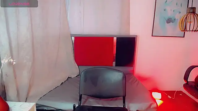 Snapshot of natalie_vegas_ chatting on July 21, 2026, 11:33 am natalie vegas online show from July 21, 2026, 11:33 am