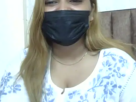 Sexyy Sana online show from July 9, 2026, 7:35 pm