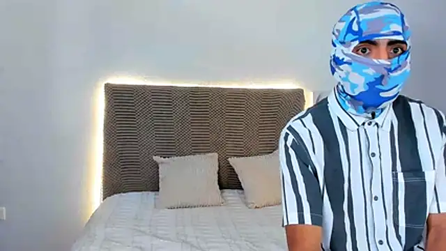 Your couplepervert0 online show from June 30, 2026, 4:29 pm