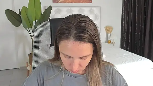 ErinWise online show from July 19, 2026, 6:44 am