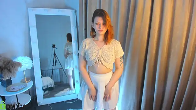 Velvet-Flame online show from August 5, 2026, 3:11 am