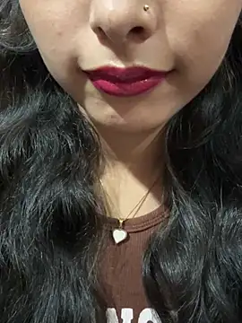 Snapshot of Kaarrae chatting on June 24, 2026, 5:22 pm Kaarrae online show from June 24, 2026, 5:22 pm