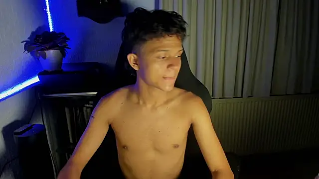 carlos 00foxx online show from June 30, 2026, 2:44 am