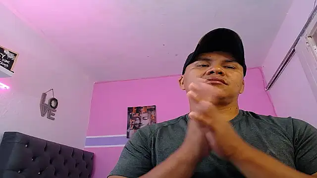 Snapshot of fuego_moro chatting on June 24, 2026, 6:50 pm fuego moro online show from June 24, 2026, 6:50 pm