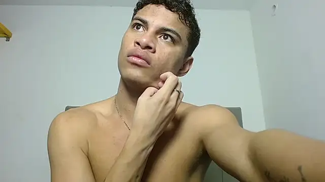 Jose And Daniel online show from August 7, 2026, 1:44 am