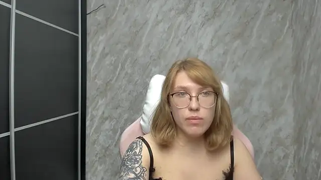 Reginasmilee online show from February 27, 2025, 11:50 am