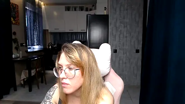 Reginasmilee online show from September 26, 2025, 5:47 am