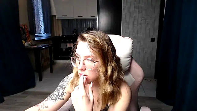 Reginasmilee online show from September 11, 2025, 4:45 am