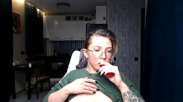 Reginasmilee online show from September 30, 2025, 2:39 am