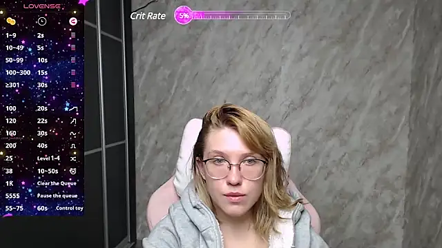 Reginasmilee online show from March 20, 2025, 1:26 pm