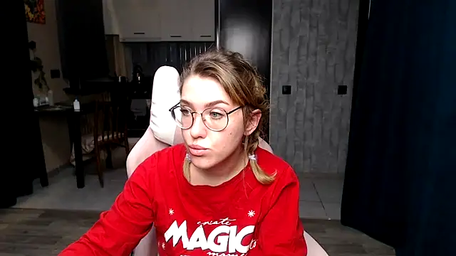 Reginasmilee online show from September 27, 2025, 12:28 am