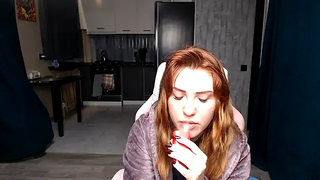 Reginasmilee online show from October 19, 2025, 11:29 pm