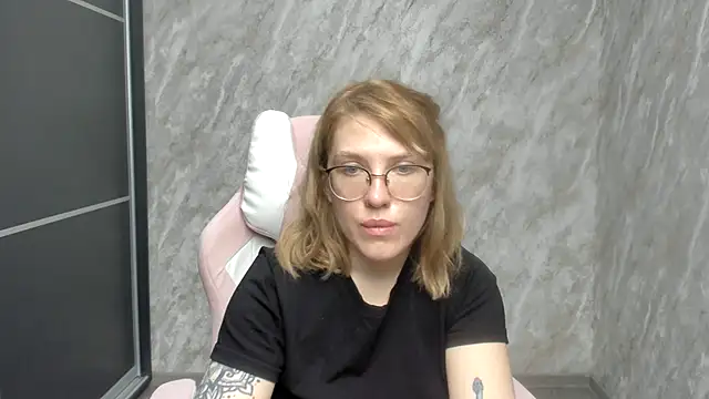 Reginasmilee online show from February 24, 2025, 5:54 am