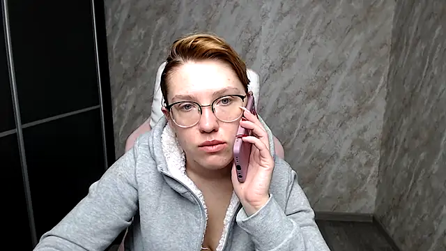 Reginasmilee online show from March 11, 2025, 4:41 am