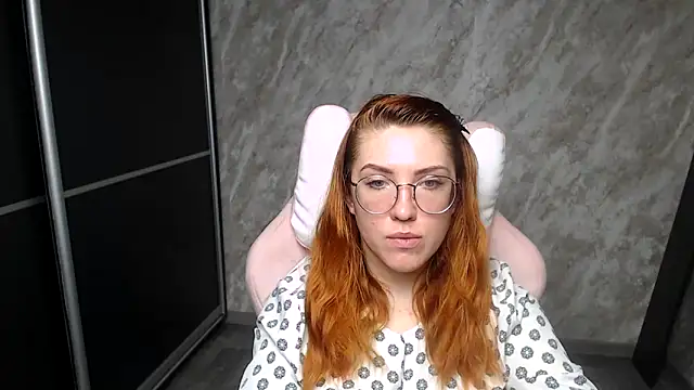 Reginasmilee online show from February 15, 2026, 4:46 am