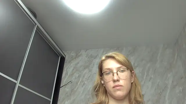 Reginasmilee online show from March 2, 2025, 1:53 pm