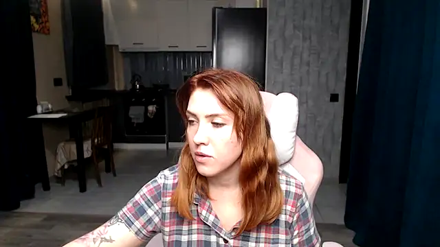 Reginasmilee online show from October 5, 2025, 1:29 am