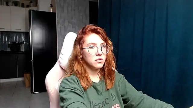 Reginasmilee online show from October 1, 2025, 2:49 am