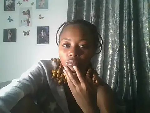 Prettyquueen online show from July 1, 2026, 12:33 am