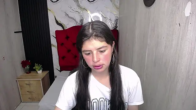 lyssa blue online show from June 24, 2026, 12:37 pm