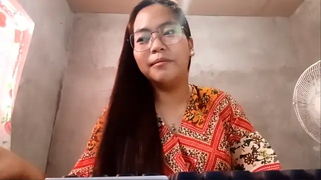 SilviaShelnutt online show from June 28, 2026, 4:41 am