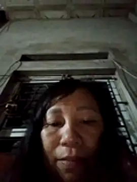 Snapshot of Moon_squirtt chatting on August 6, 2026, 3:07 pm Moon squirtt online show from August 6, 2026, 3:07 pm