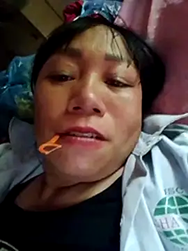 Snapshot of Moon_squirtt chatting on July 1, 2026, 4:57 am Moon squirtt online show from July 1, 2026, 4:57 am