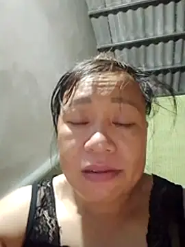 Snapshot of Moon_squirtt chatting on July 4, 2026, 10:14 pm Moon squirtt online show from July 4, 2026, 10:14 pm