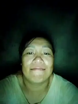 Snapshot of Moon_squirtt chatting on July 7, 2026, 4:15 am Moon squirtt online show from July 7, 2026, 4:15 am