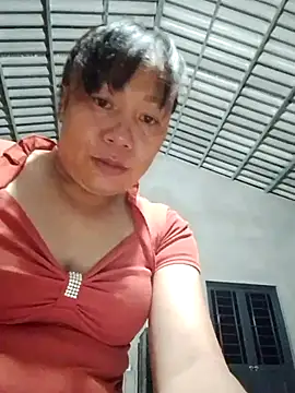 Snapshot of Moon_squirtt chatting on July 25, 2026, 1:06 pm Moon squirtt online show from July 25, 2026, 1:06 pm