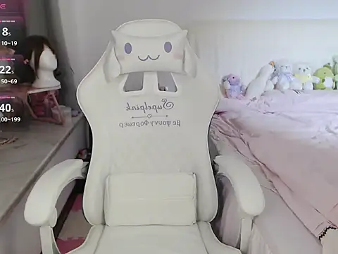 qiqibaby001 online show from July 14, 2026, 6:29 am