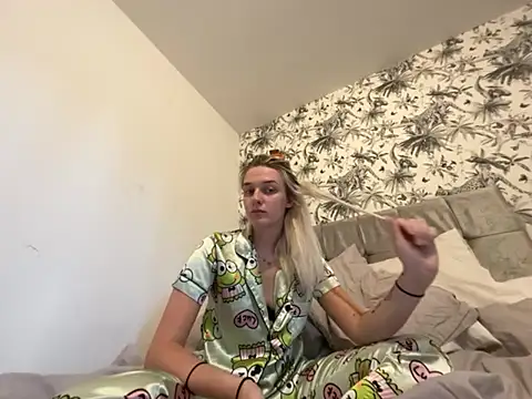 Snapshot of Elsa_Dark chatting on July 2, 2026, 5:52 pm Elsa Dark online show from July 2, 2026, 5:52 pm