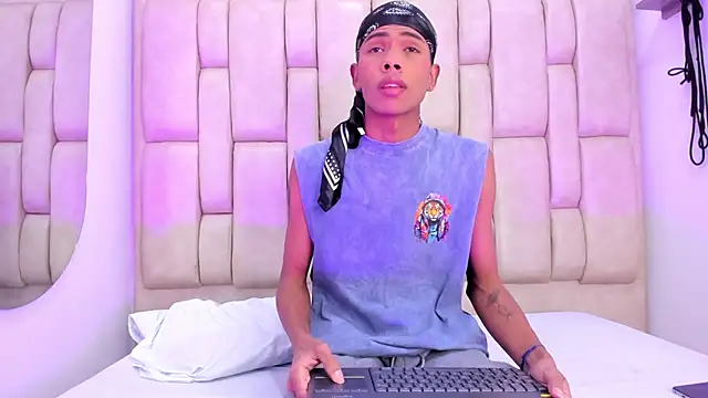 Cuteboyhenrik os online show from July 1, 2026, 2:34 am