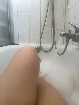 mervehottie online show from July 2, 2026, 4:35 pm