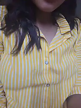 Snapshot of Tasty_Rose chatting on July 4, 2026, 8:46 pm Tasty Rose online show from July 4, 2026, 8:46 pm