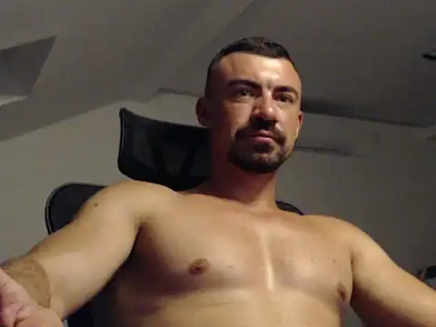 MasterRayy online show from July 7, 2026, 8:23 pm