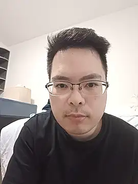 Snapshot of Rehouse chatting on July 18, 2026, 3:04 am Rehouse online show from July 18, 2026, 3:04 am